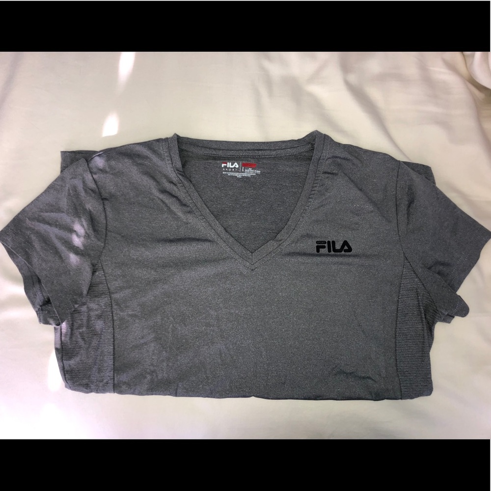 FILA top